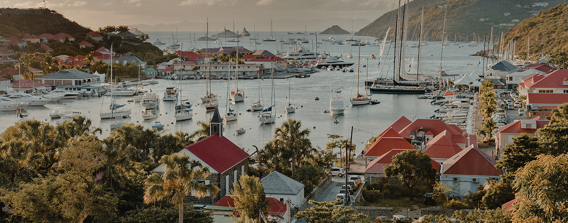 A Journey of Festive Shores & Island Glamour